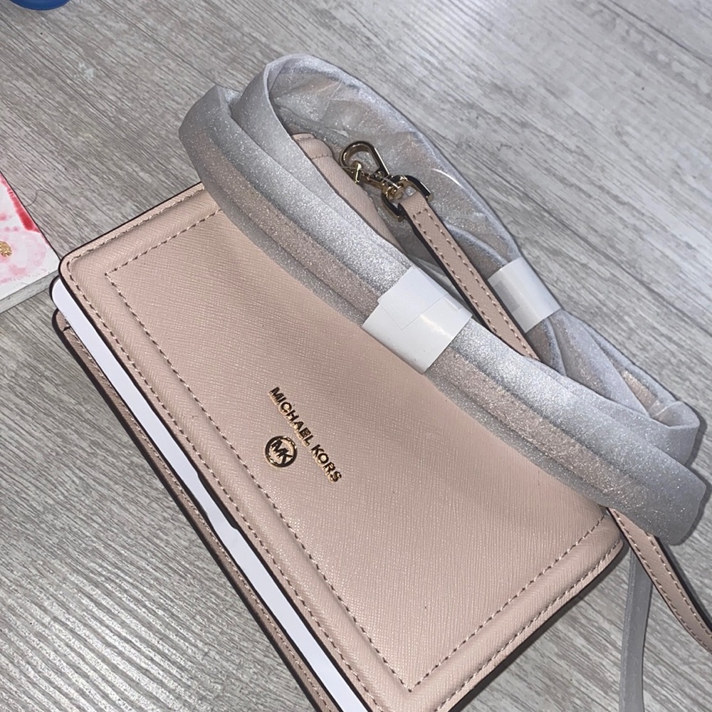 MICHAEL MICHAEL KORS
Jet Set Small Crossgrain